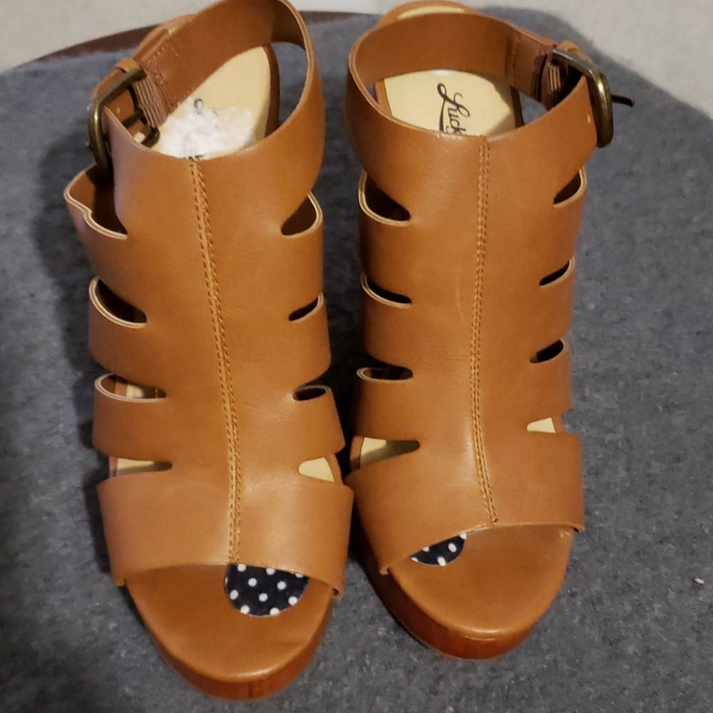 🔥 Lucky Brand wedge sandals
